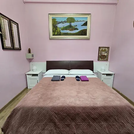 And Comfort Ρώμη